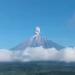 Semeru Menggeliat Pagi Buta: Dentuman Sunyi yang Menggetarkan Lumajang
