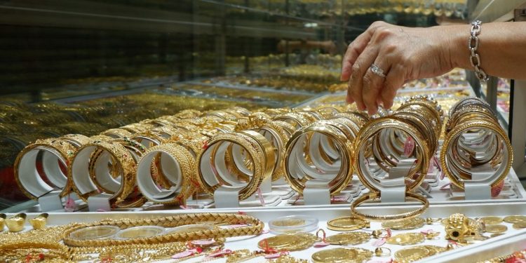 Harga Emas Anjlok di Yogyakarta: Sinyal Waspada bagi Investor?