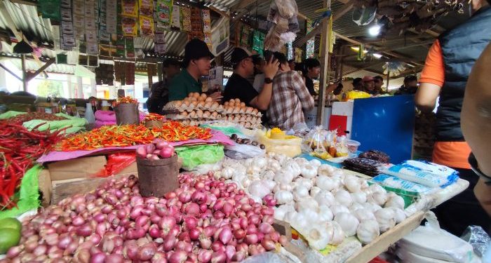 Harga Naik, Suara Sunyi: Ketika Pasar Tak Lagi Ramah bagi Rakyat Biasa