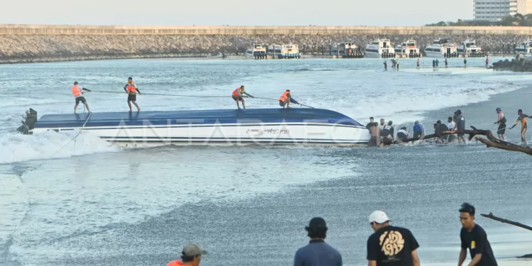 Bukan Sekadar Gelombang: Tragedi Dolphin II dan Lubang Lama dalam Sistem Keamanan Laut Wisata Indonesia