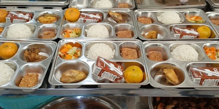 Program Makan Gratis Sekolah Jadi Sorotan Usai Ribuan Siswa Keracunan