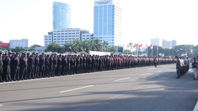 Ribuan Aparat Disiagakan Amankan Aksi Massa di DPR dan Monas