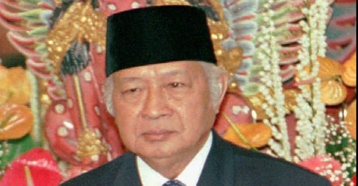 Soeharto Ditetapkan Jadi Pahlawan Nasional: Antara Penghargaan dan Luka Lama yang Kembali Terbuka