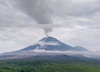 Gunung Semeru Kembali Erupsi, Aktivitas Vulkanik Masih Fluktuatif