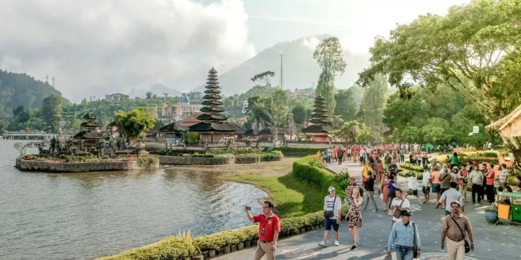 Bali Siapkan Aturan Baru untuk Wisatawan Mancanegara