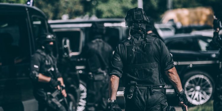 Aparat di Bawah Tekanan Publik yang Kian Kritis