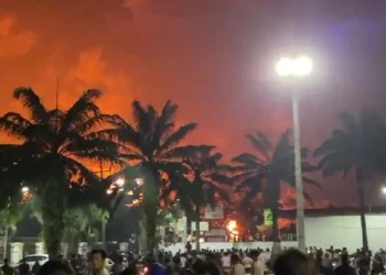 Kebakaran Hebat Pabrik Swallow Gegerkan Warga Medan