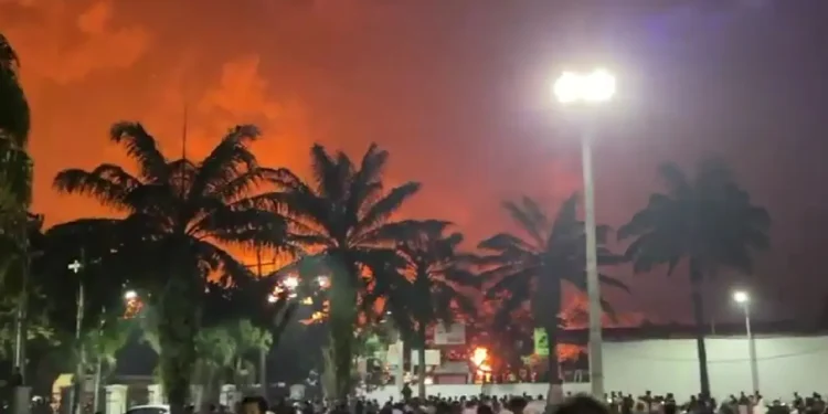 Kebakaran Hebat Pabrik Swallow Gegerkan Warga Medan